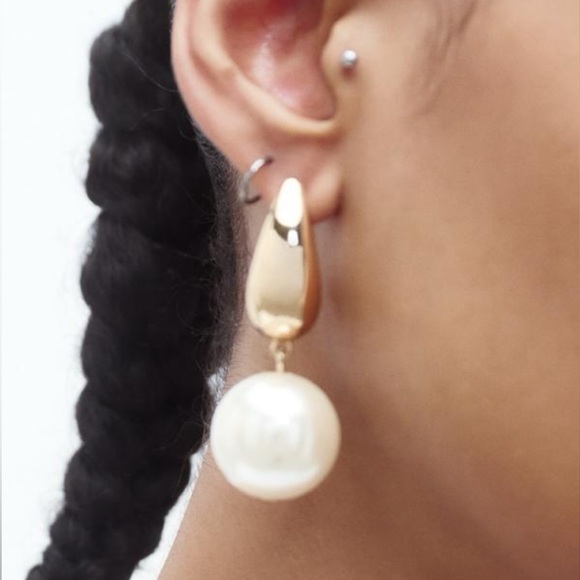 NWT- Zara pearl teardrop earrings - Picture 2 of 4